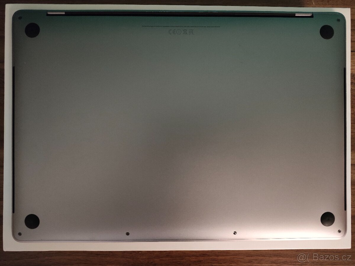 MacBook Pro 15 2017 | i7 • 16GB • 1TB SSD - 7