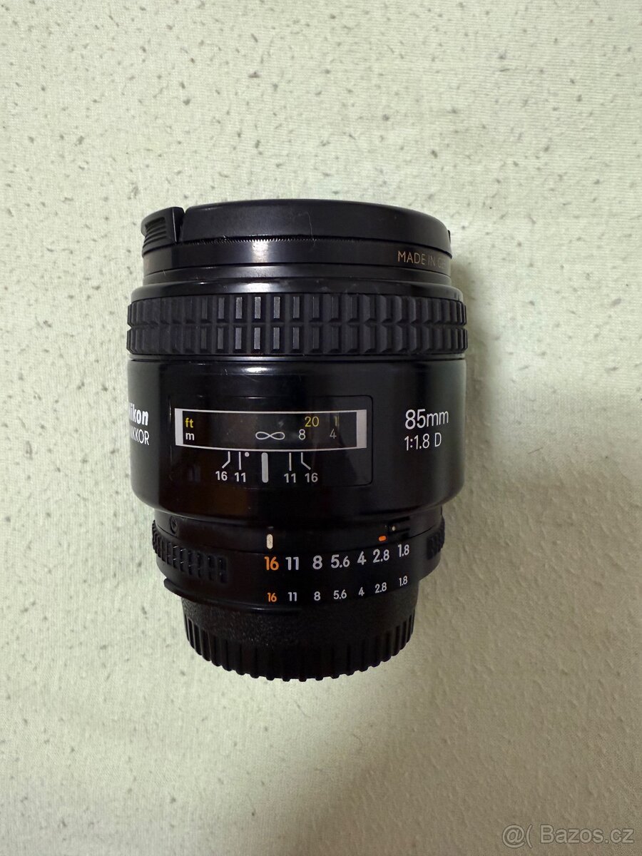 Nikon D7100, 5x objektiv, blesk - 7