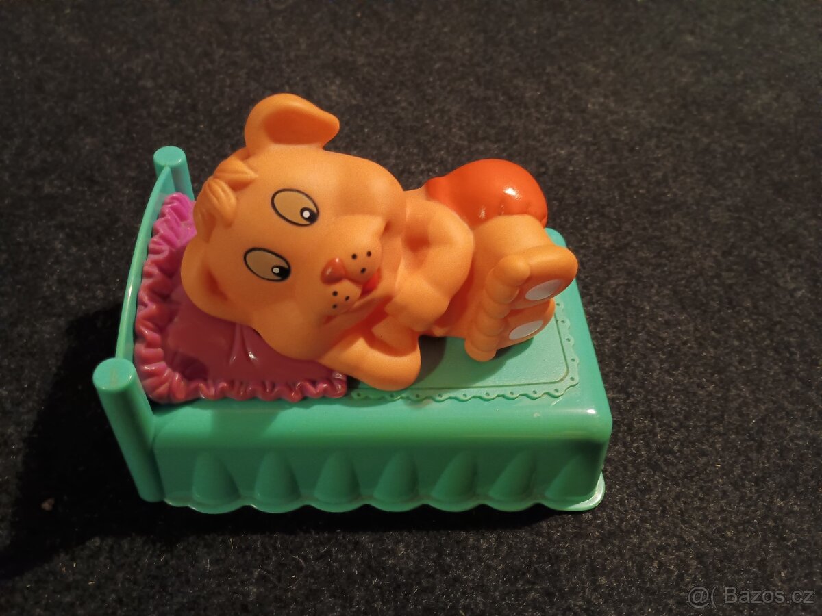 Pes, Pipers, helikoptéra, auta - 7