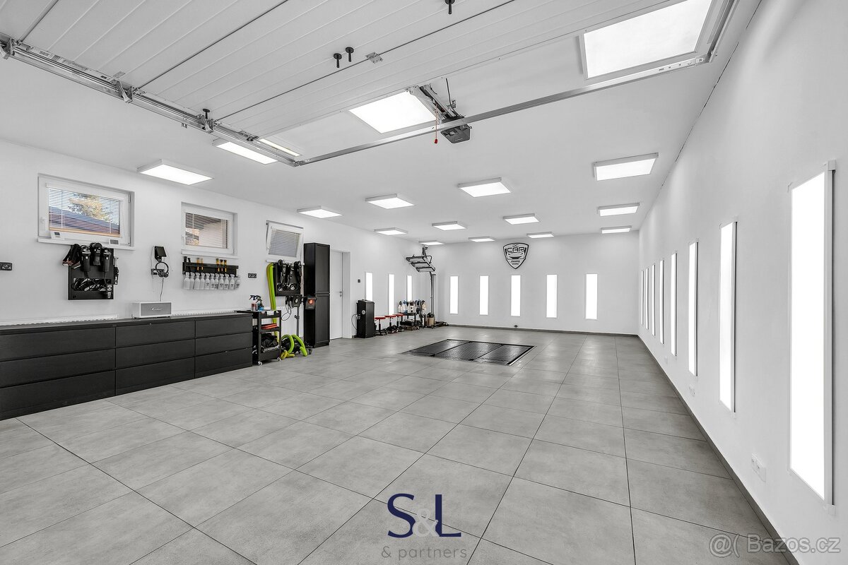 Prodej obchodního prostoru 325 m², Nový Bor, ev.č. 01370 - 7