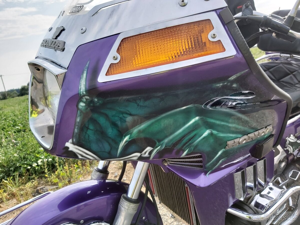 Honda Goldwing 1100 - 7