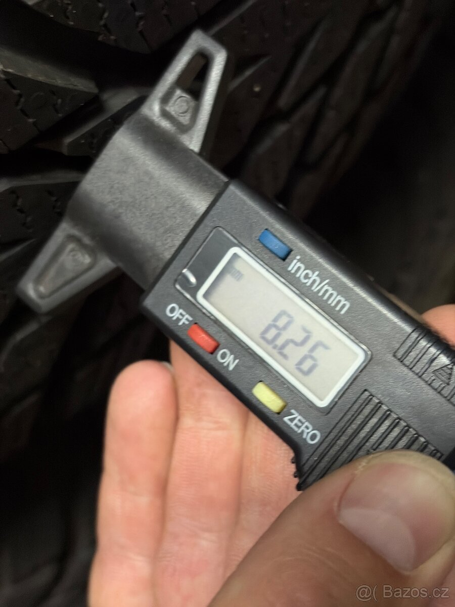 Zimní pneu Nokian 215/60/17 96H - 7
