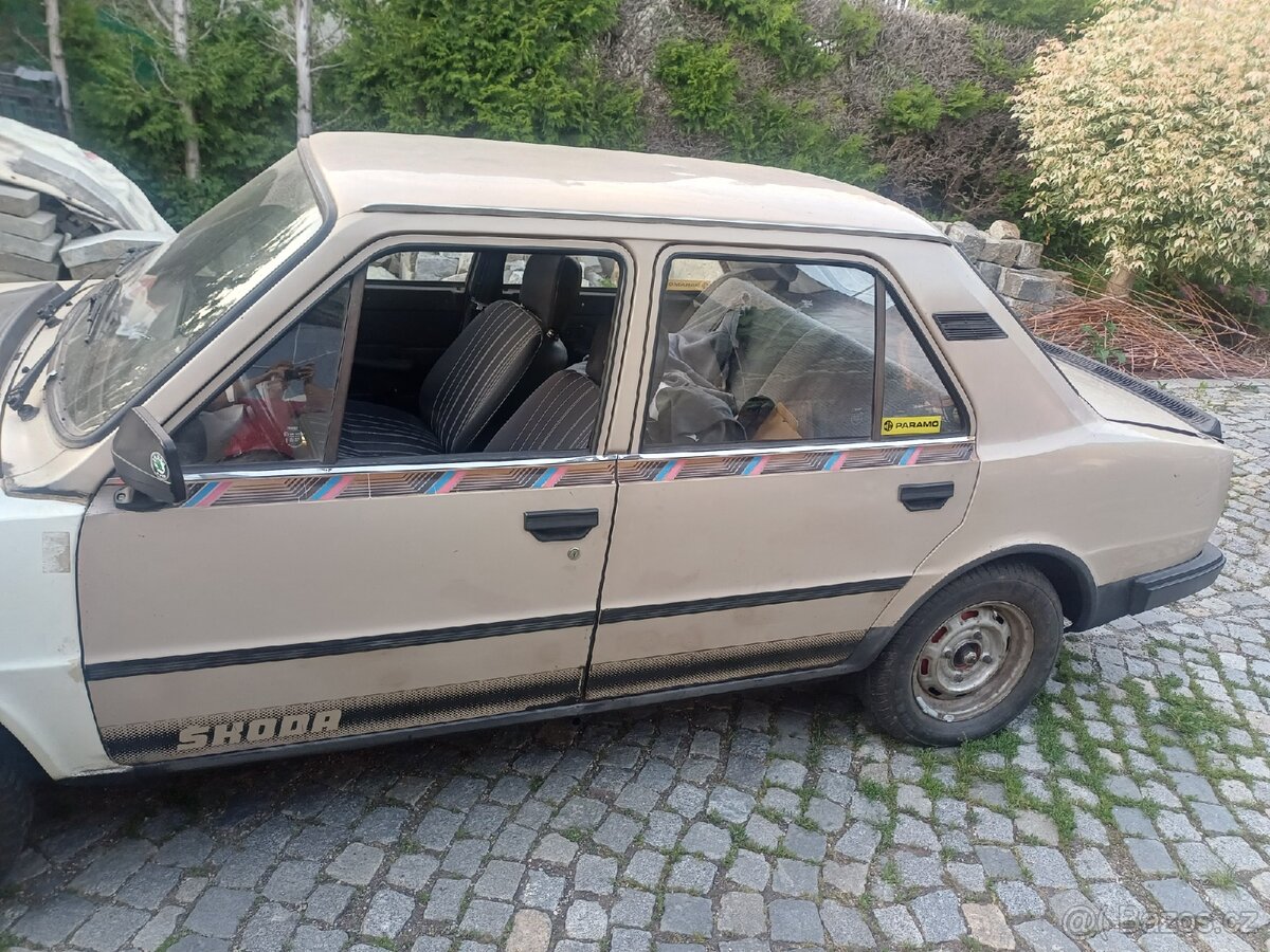 Škoda 125l s vlečnou nápravou - 7