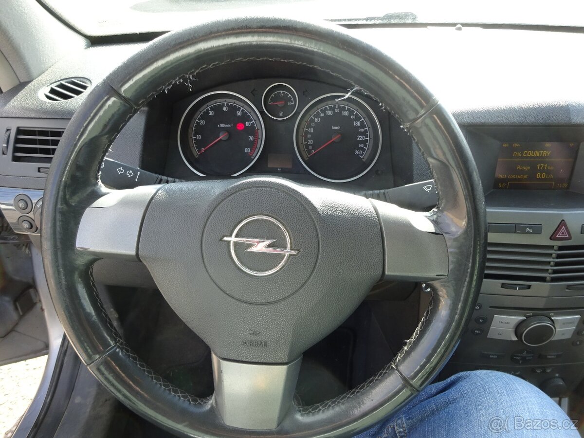 Opel Astra 1.8i Combi r.v.2005 (92 kw) Nová STK - 7