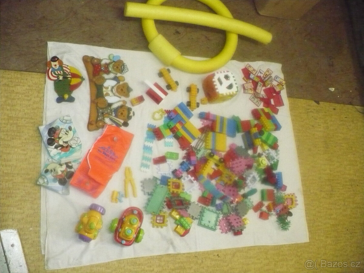 plastové kostky , domino, kostka-tvary ... - 7