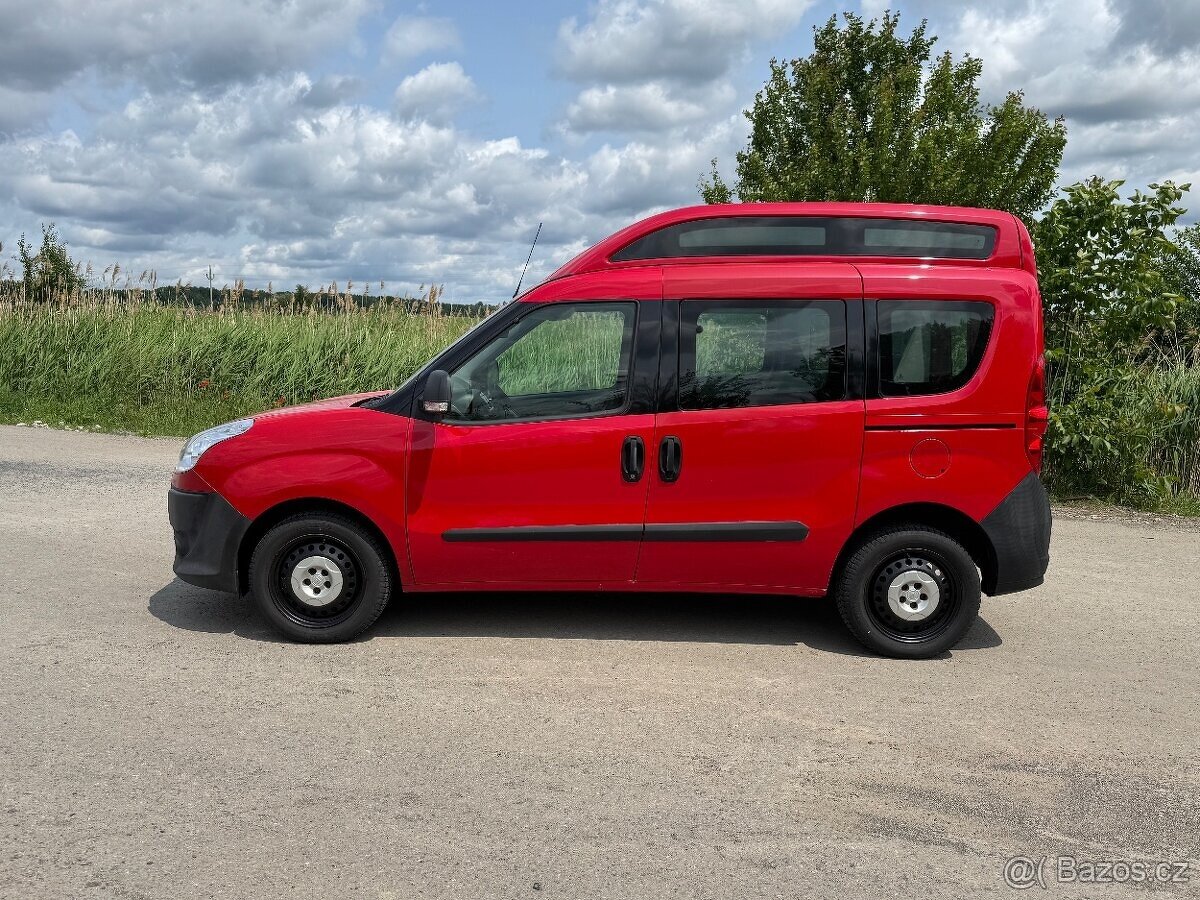 Fiat DOBLO PANORAMA 1.4i 70kw, KLIMATIZACE, NOVÁ STK, 5 MÍST - 7