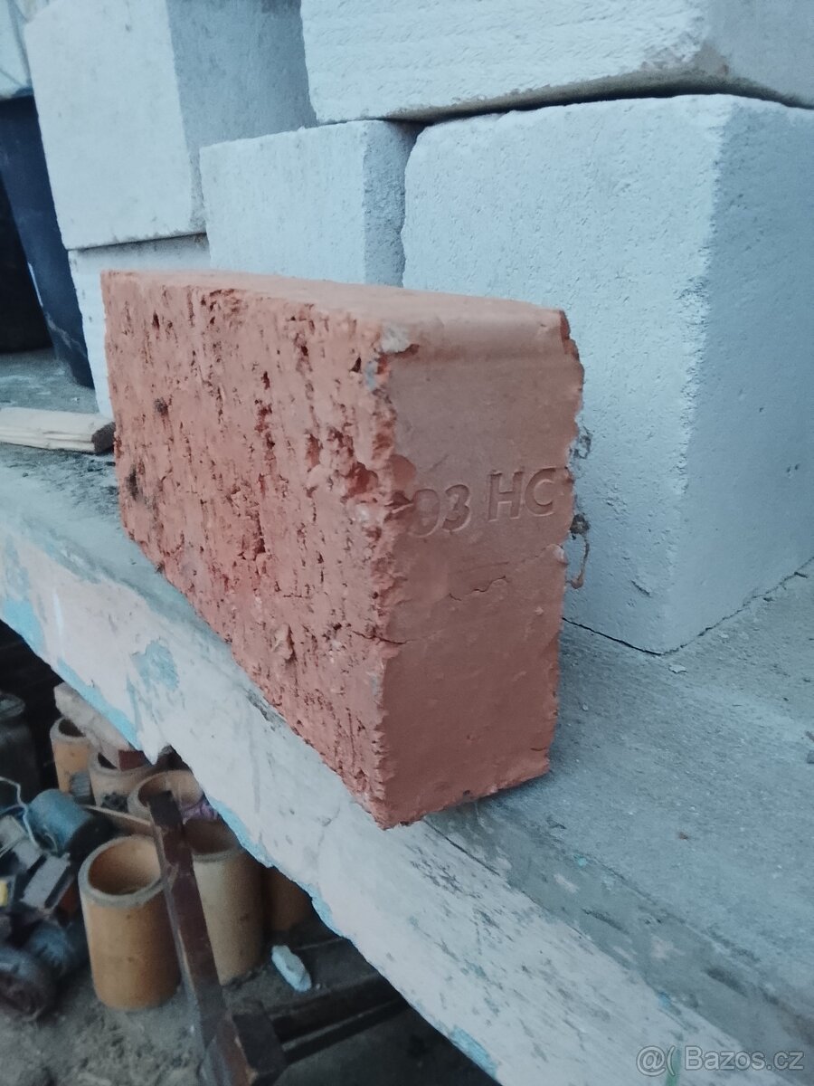 Cihly , hurdysky, komínovky - 7