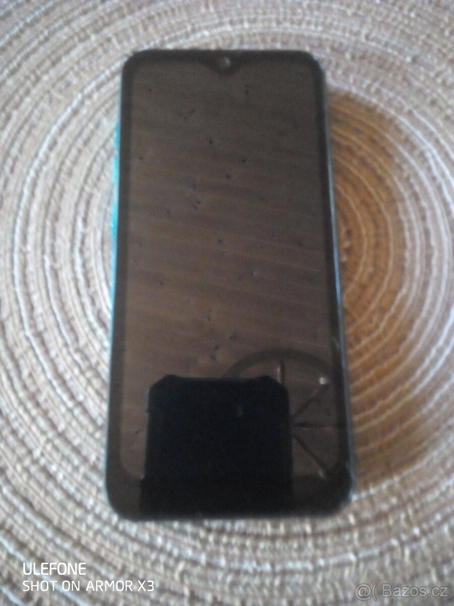 Prodám dva telefony. Ulefone - 7