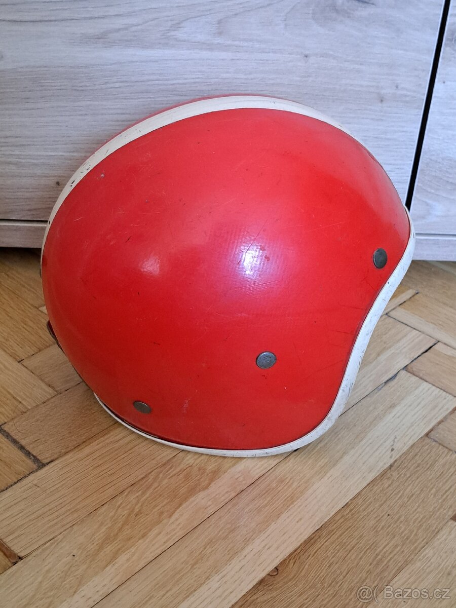 Přilba na veterána, retro přilba- KOVONA KARVINÁ - červená - 7