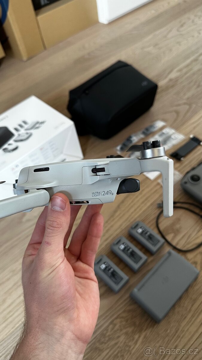 DJI Mini 2 Fly More Combo - 7