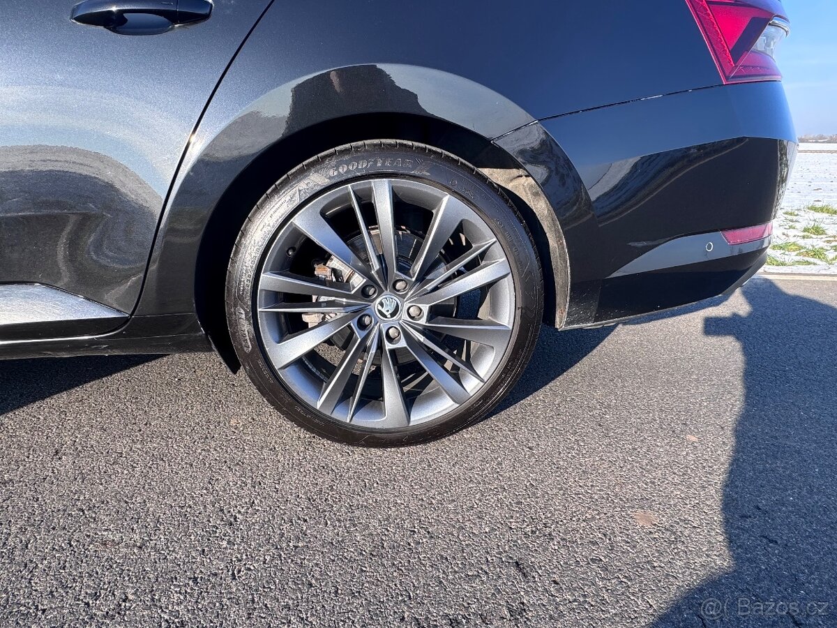 Skoda Superb 2.0 tsi 206kw PANO - 7