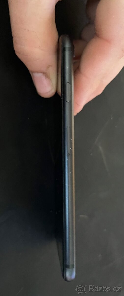 iPhone 7 128 GB černý - 7