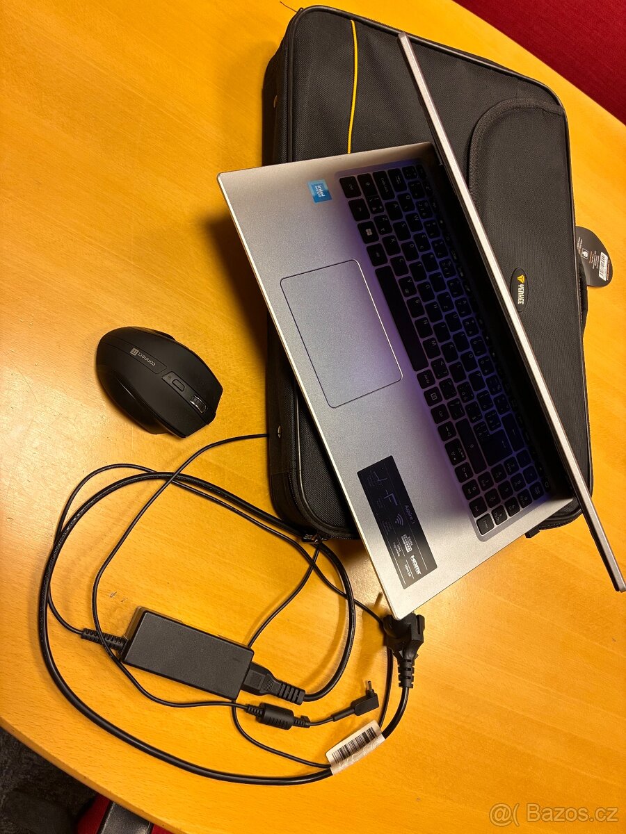Acer Aspire 3 s příslušenstvím, 15,6", TOP stav - 7