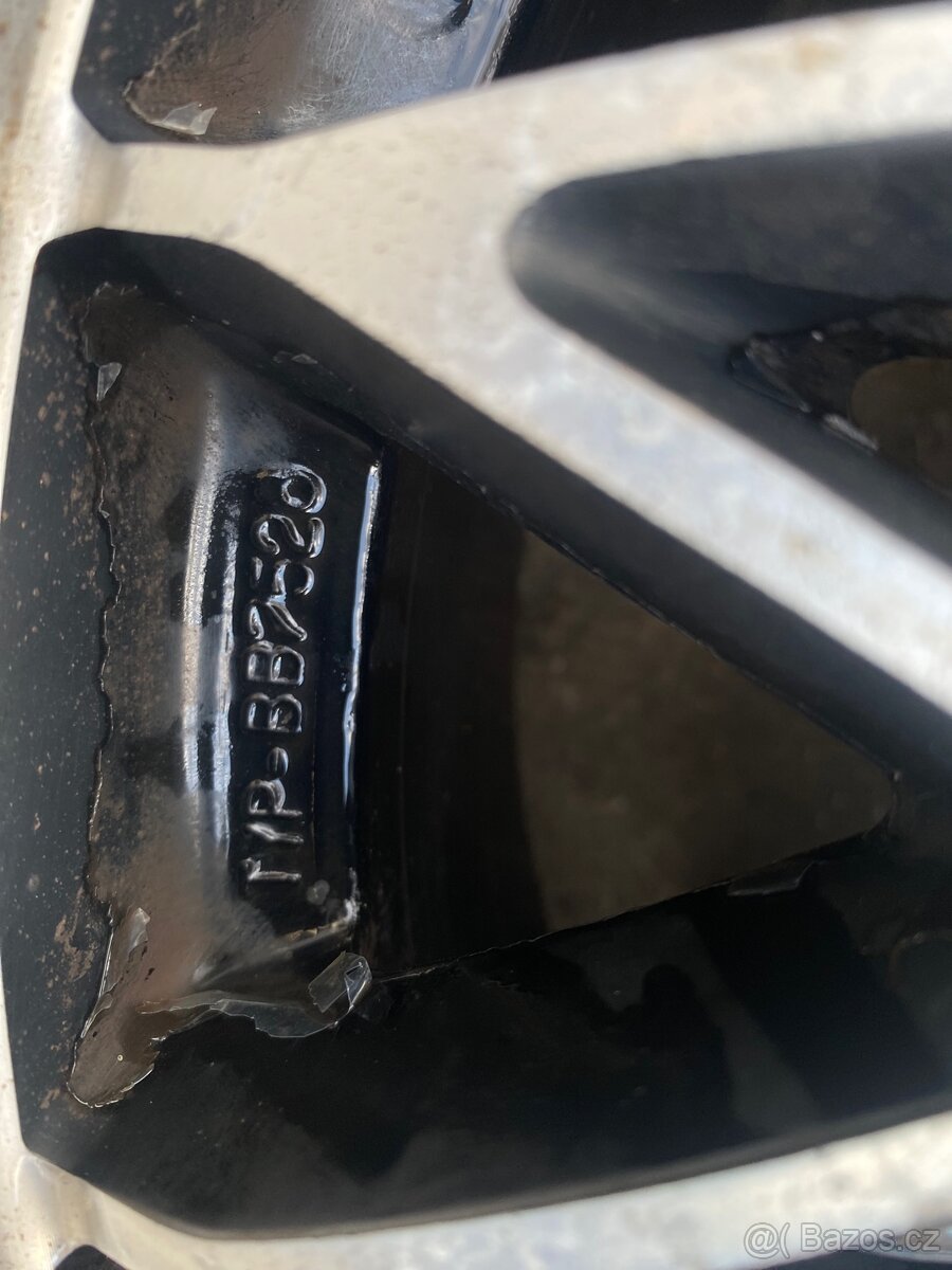 Alu kola 5x114,3, R15, 7J, ET28 - 7