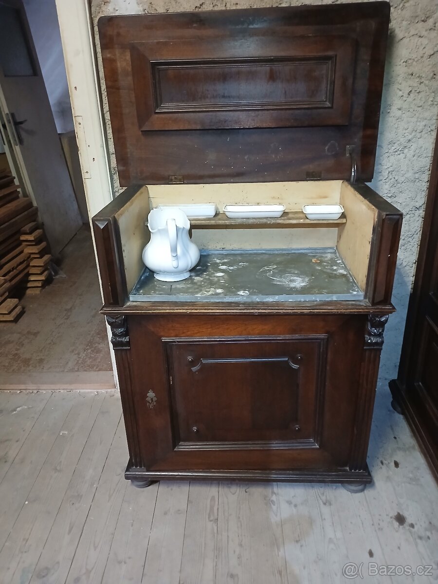 Starožitné skříně(ložnice) - 7