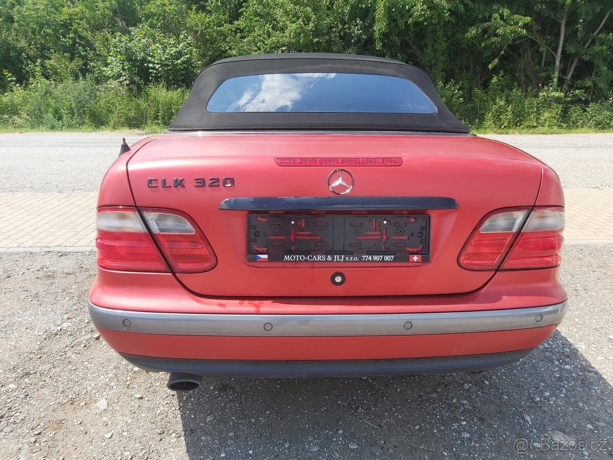 Mercedes-Benz CLK 320i - 7
