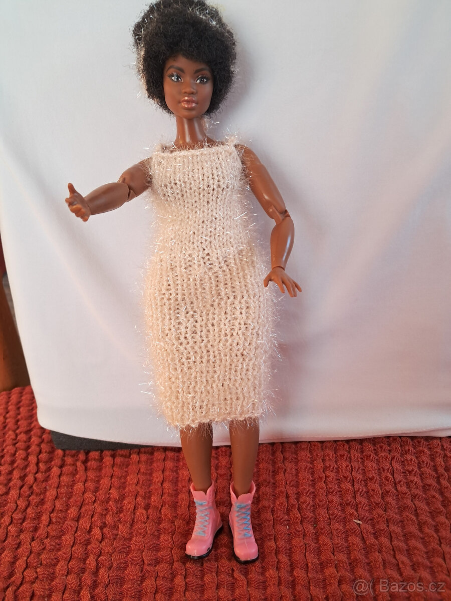 Sběratelská panenka Barbie černoška - 7