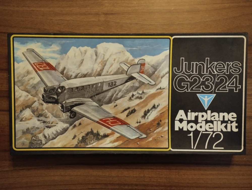 Modely letadel , dopraváky,plastové stavebnice. - 7