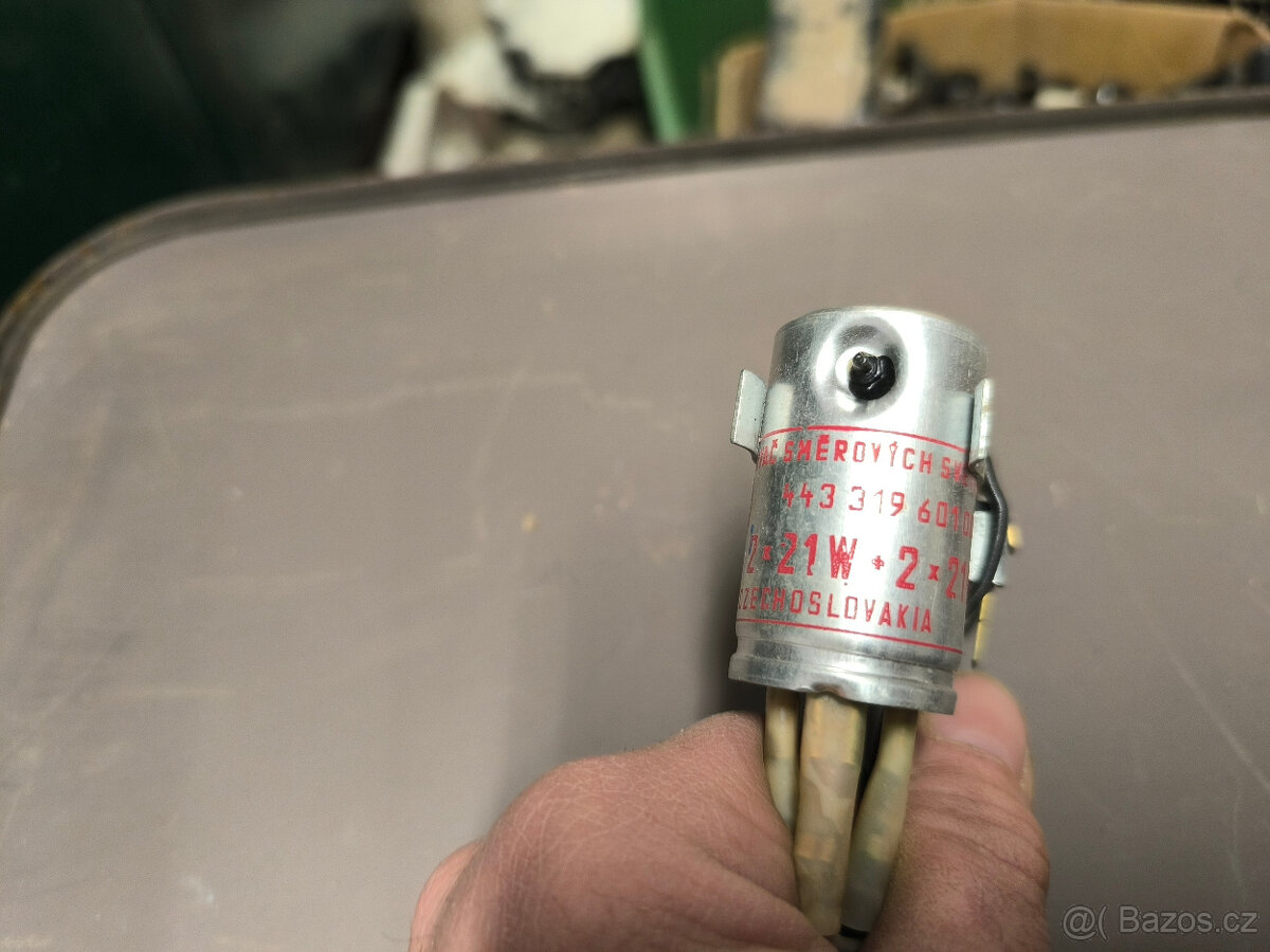 staré náhradné dily - 7