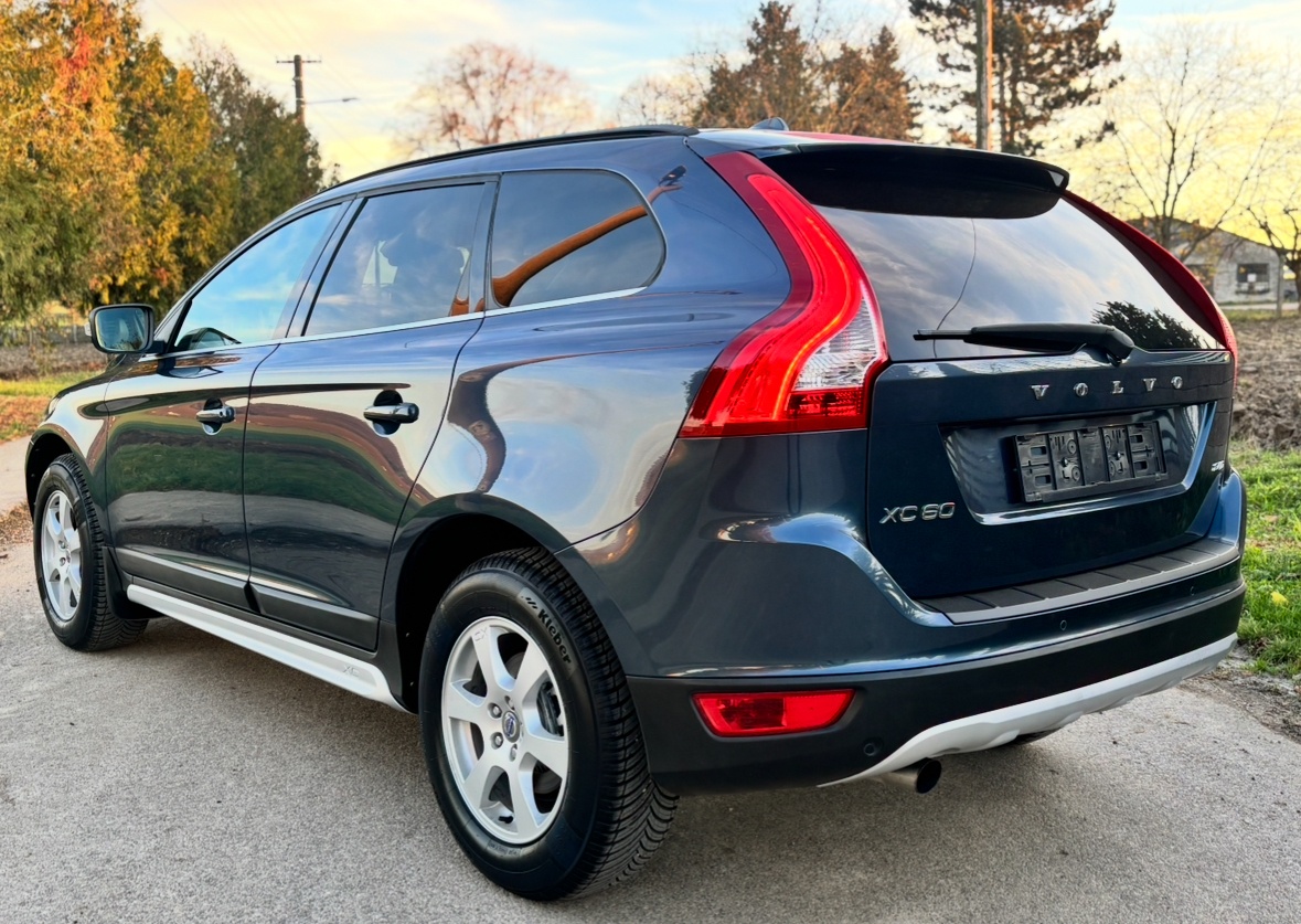 VOLVO XC60 2.4 D4 SUMMUM MANUÁL - 7