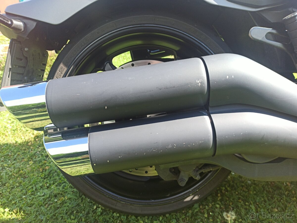 Yamaha XVS 1300 Stryker - 7