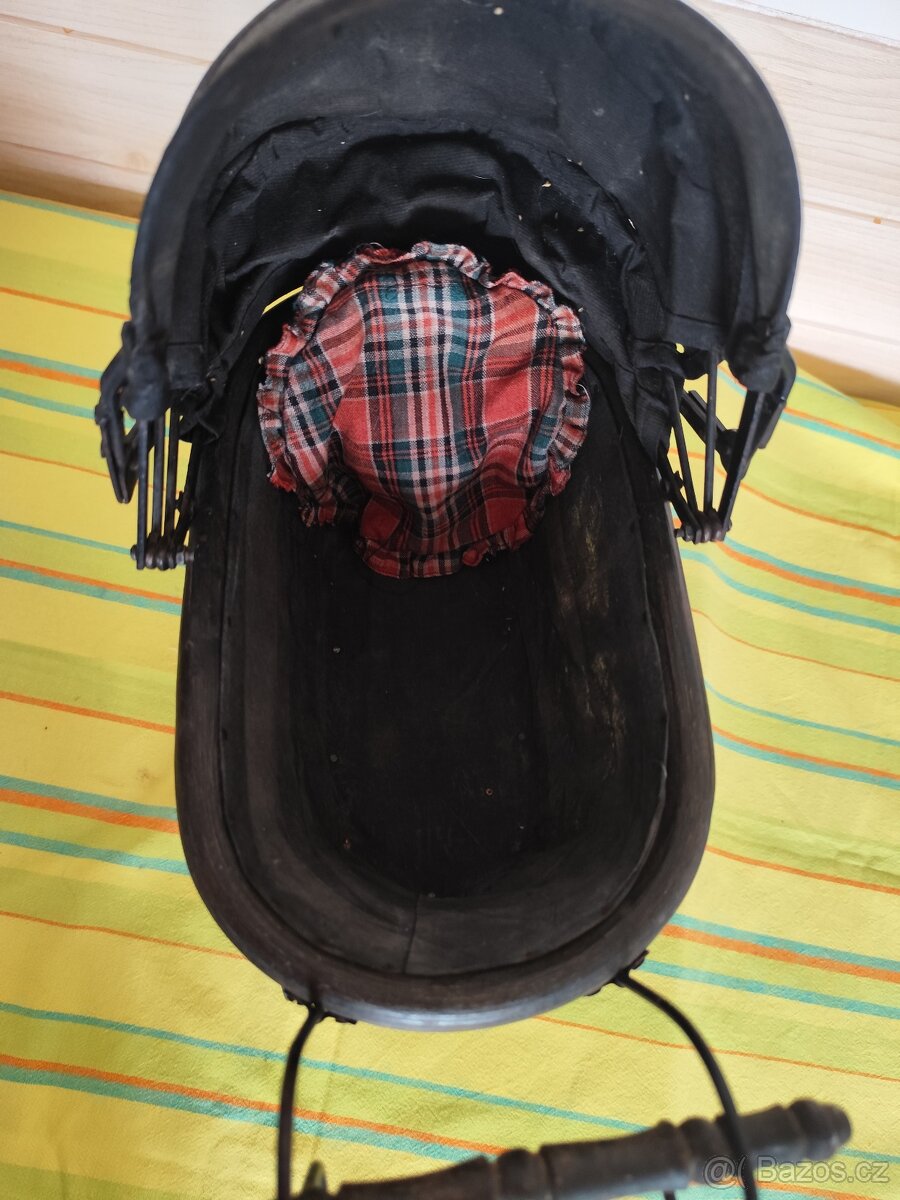 Starožitný kočárek - 7