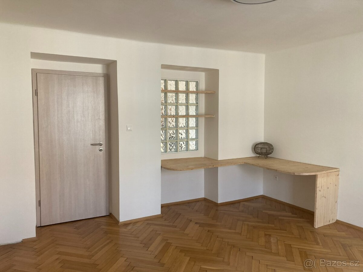 Pronájem 2+1, ul. Čechova, ČB - 7