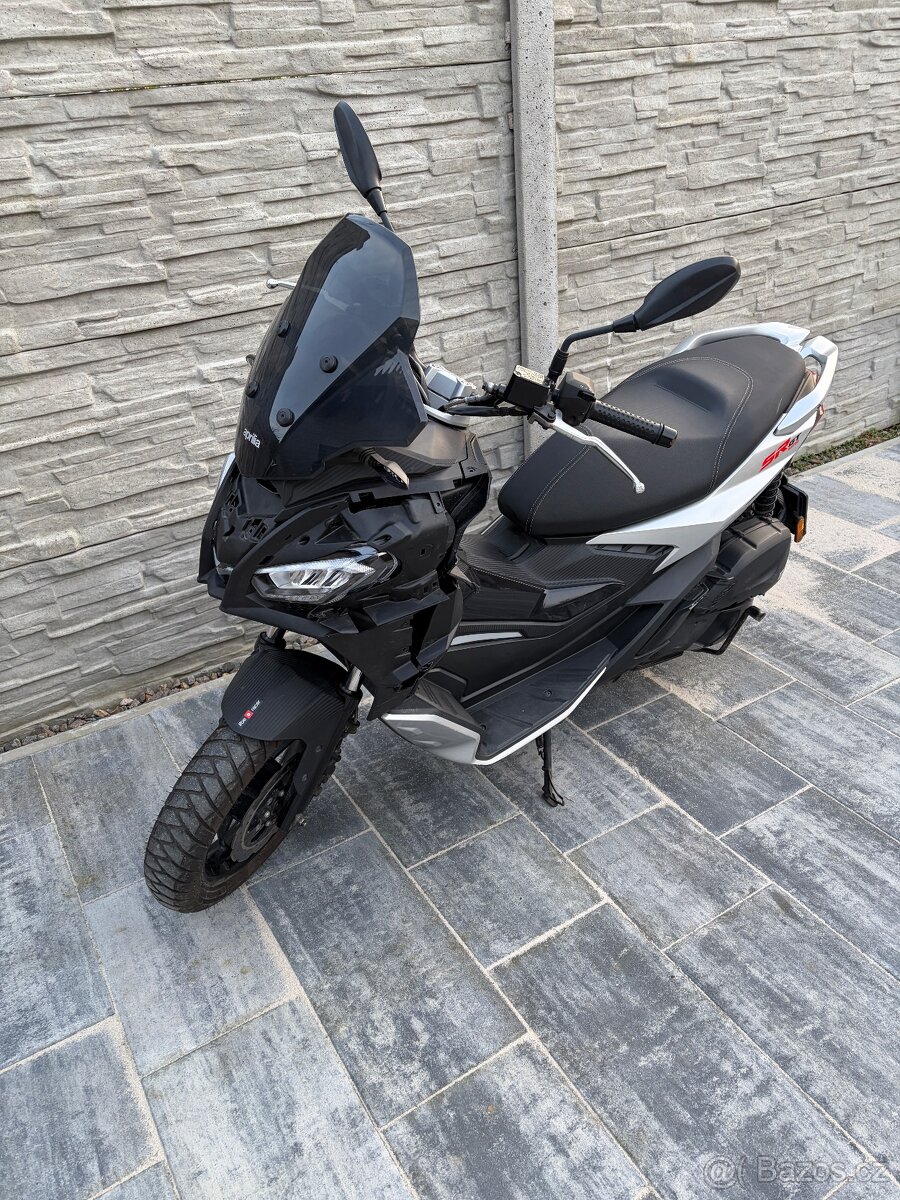 Aprilia sr gt125 - 7