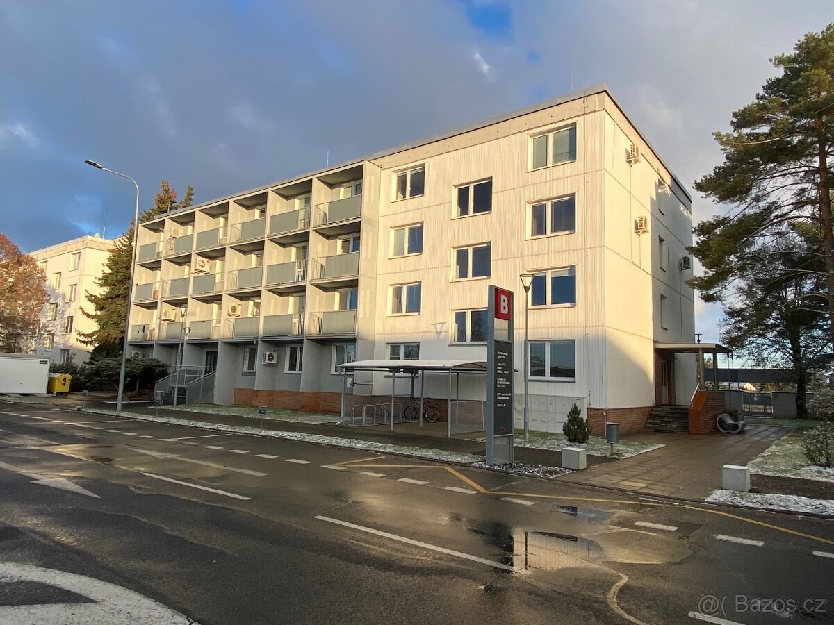 Pronájem 2 zrekonstruovaných kanceláří 49,5 a 19,5 m2 - 7