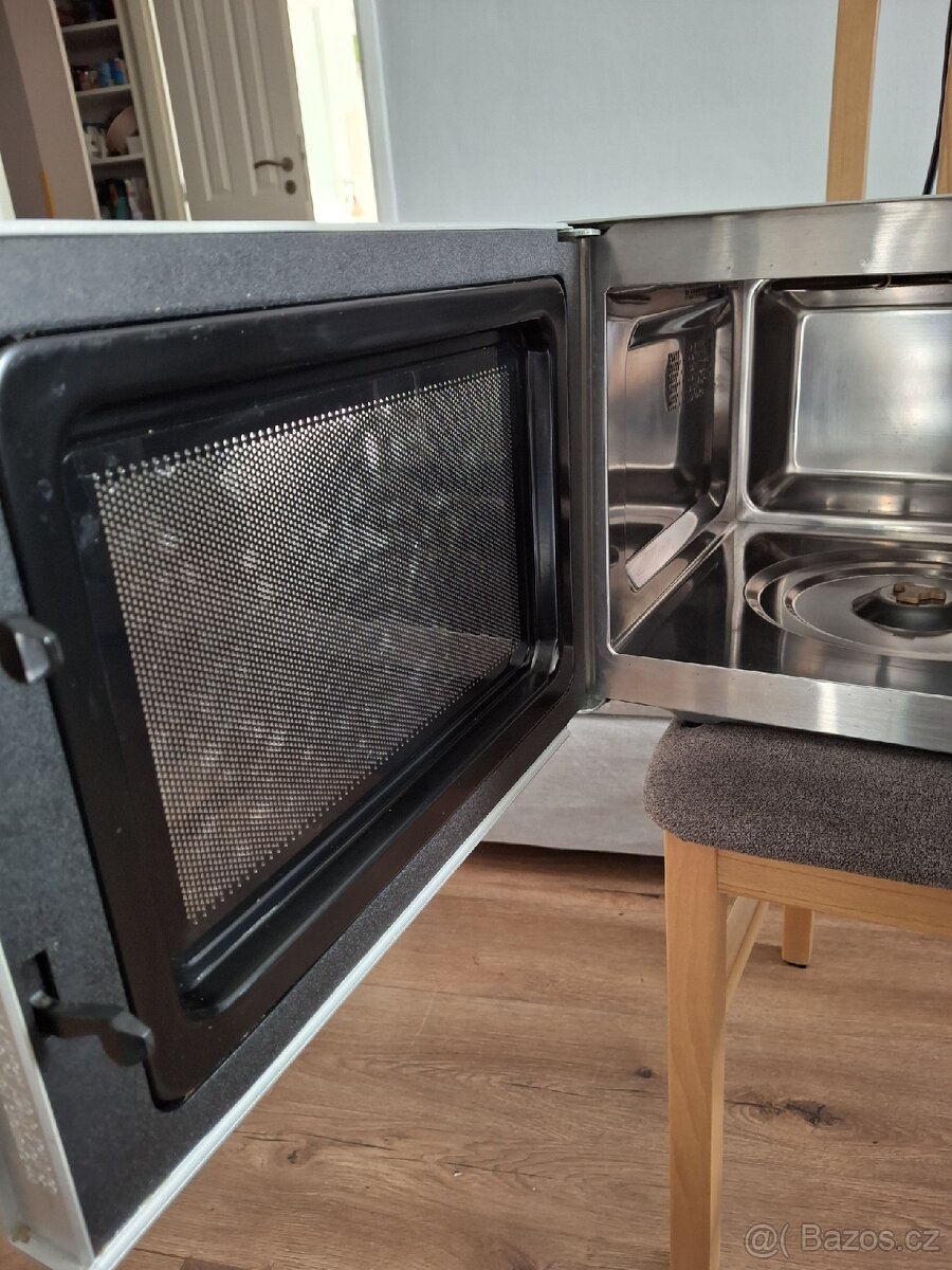 Mikrovlnná trouba s grilem zn. AMICA - 7
