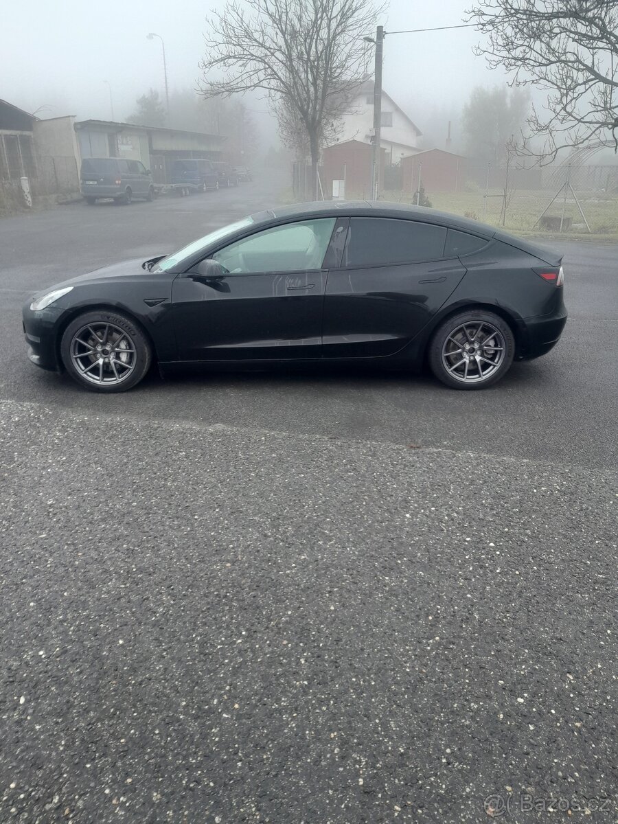 Tesla model 3 2021 Refresh - 7