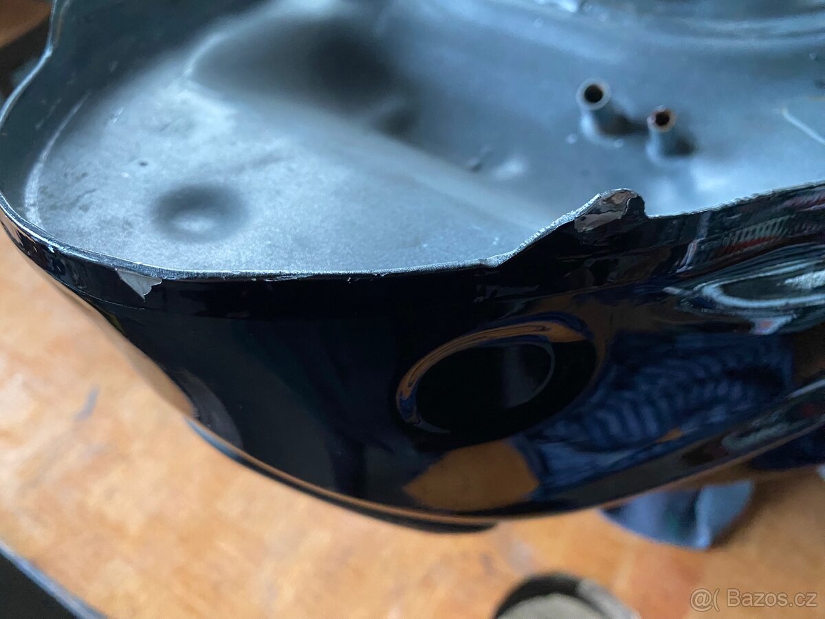 Triumph Tiger 800 nádrž - 7