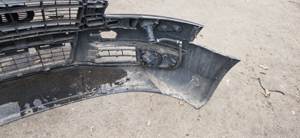 Predni naraznik Audi A6 4F maska gril LY9B - 7