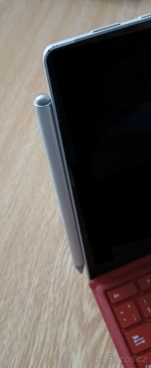 Výkonný tablet Microsoft Surface Pro 4 + klávesnice + pero - 7