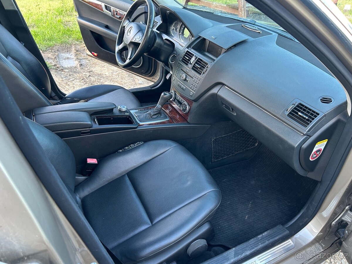Mercedes-Benz W204 C320 CDI - 7