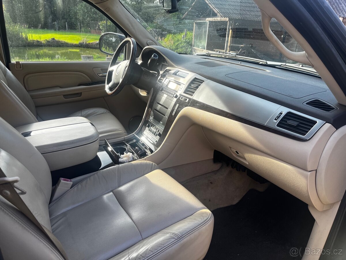 Cadillac escalade III - 7