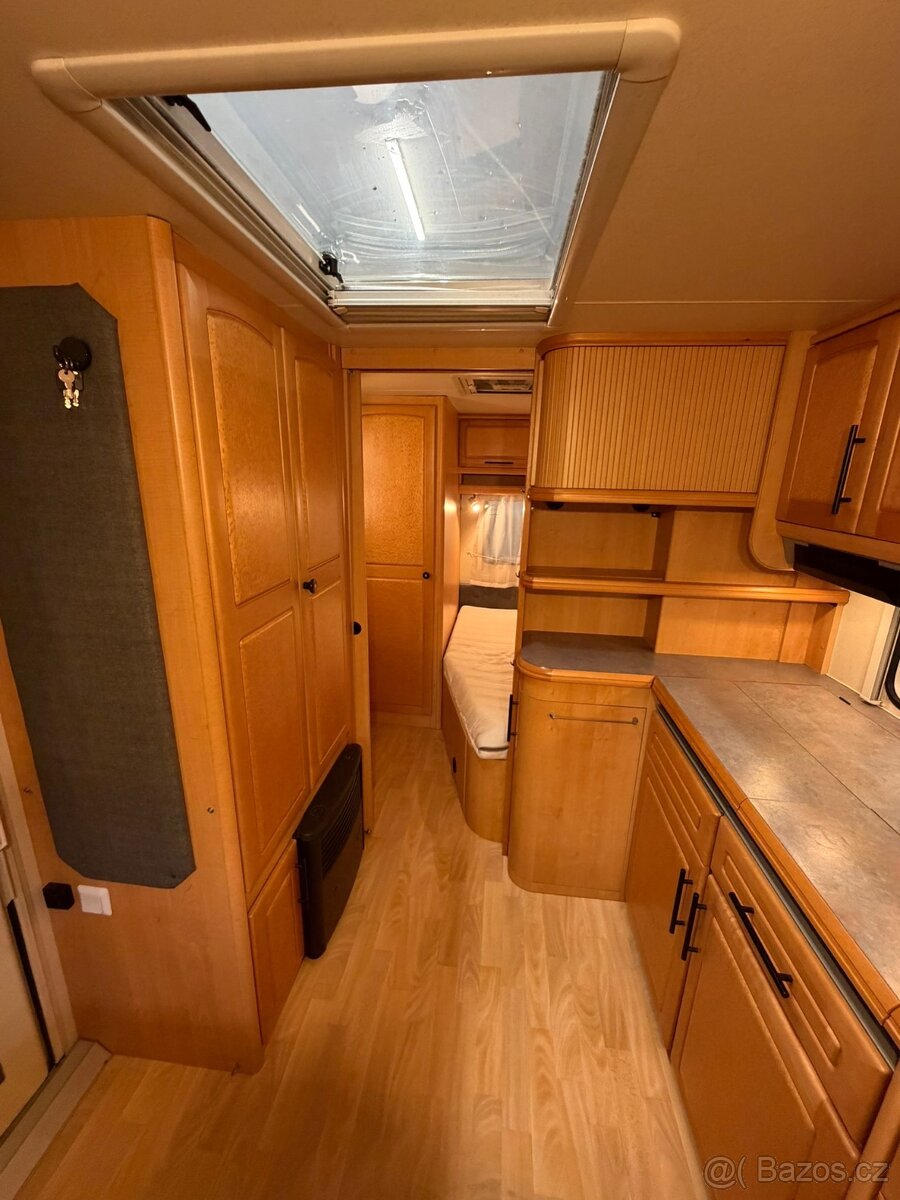 Karavan Hobby Exclusive - Mover, Předstan - 7