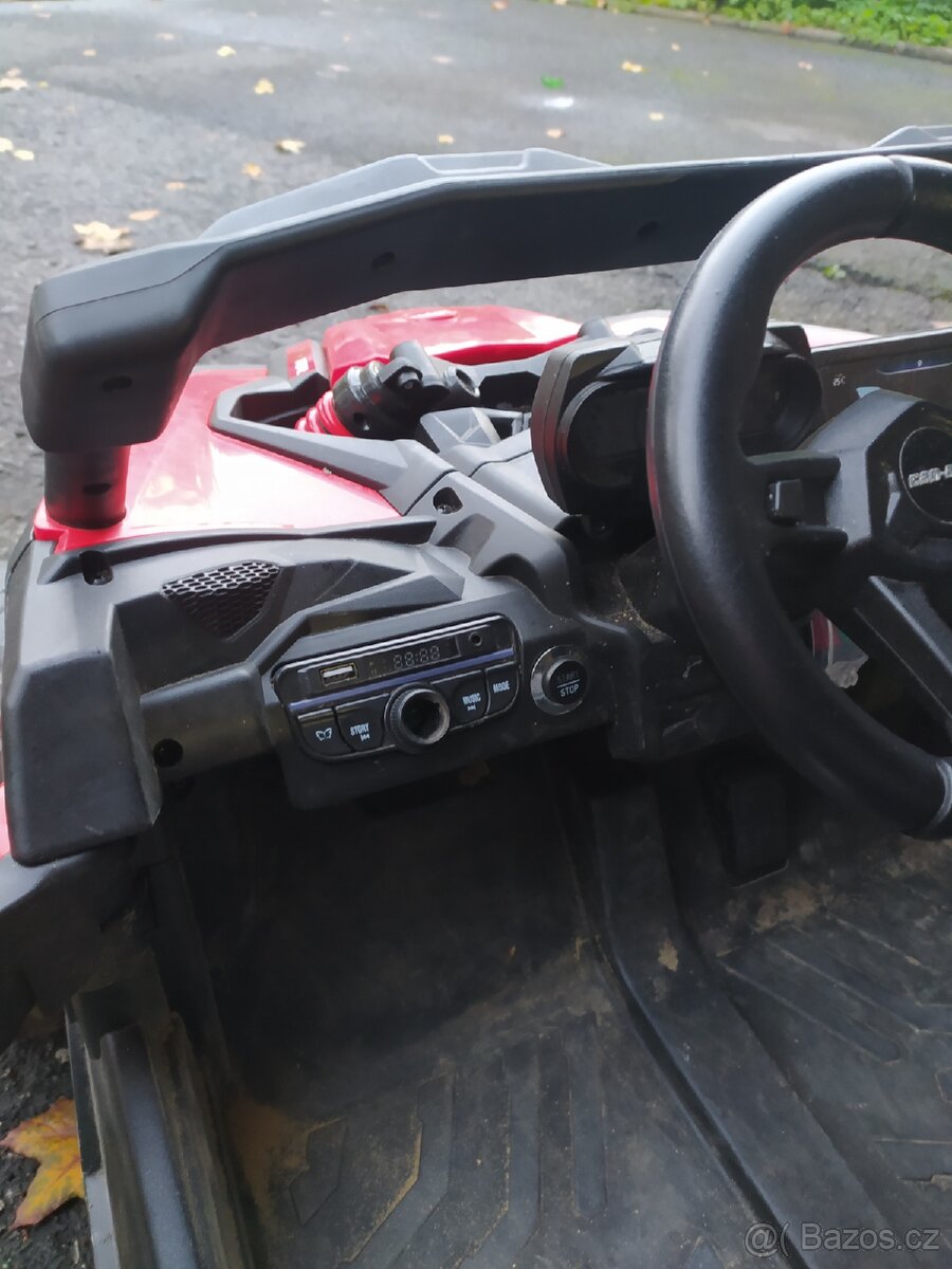 Elektrické autíčko CAN-AM Maverick
nová verze s baterií - 7