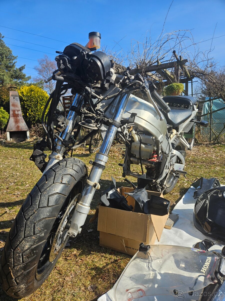 Honda CBR 900 RR Fireblade sc33 - 7