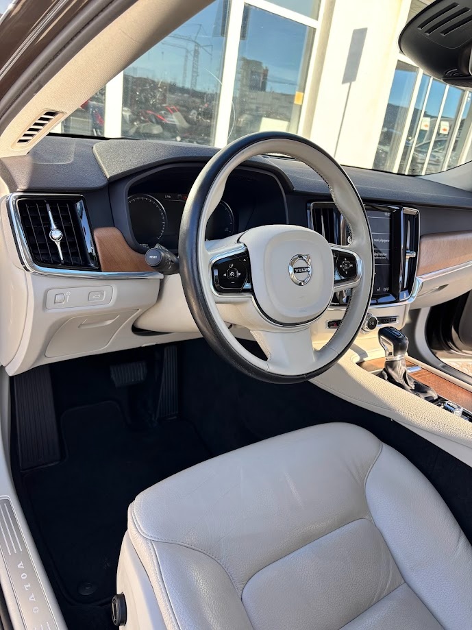 Volvo V90 2021 Momentum Pro DPH - 7