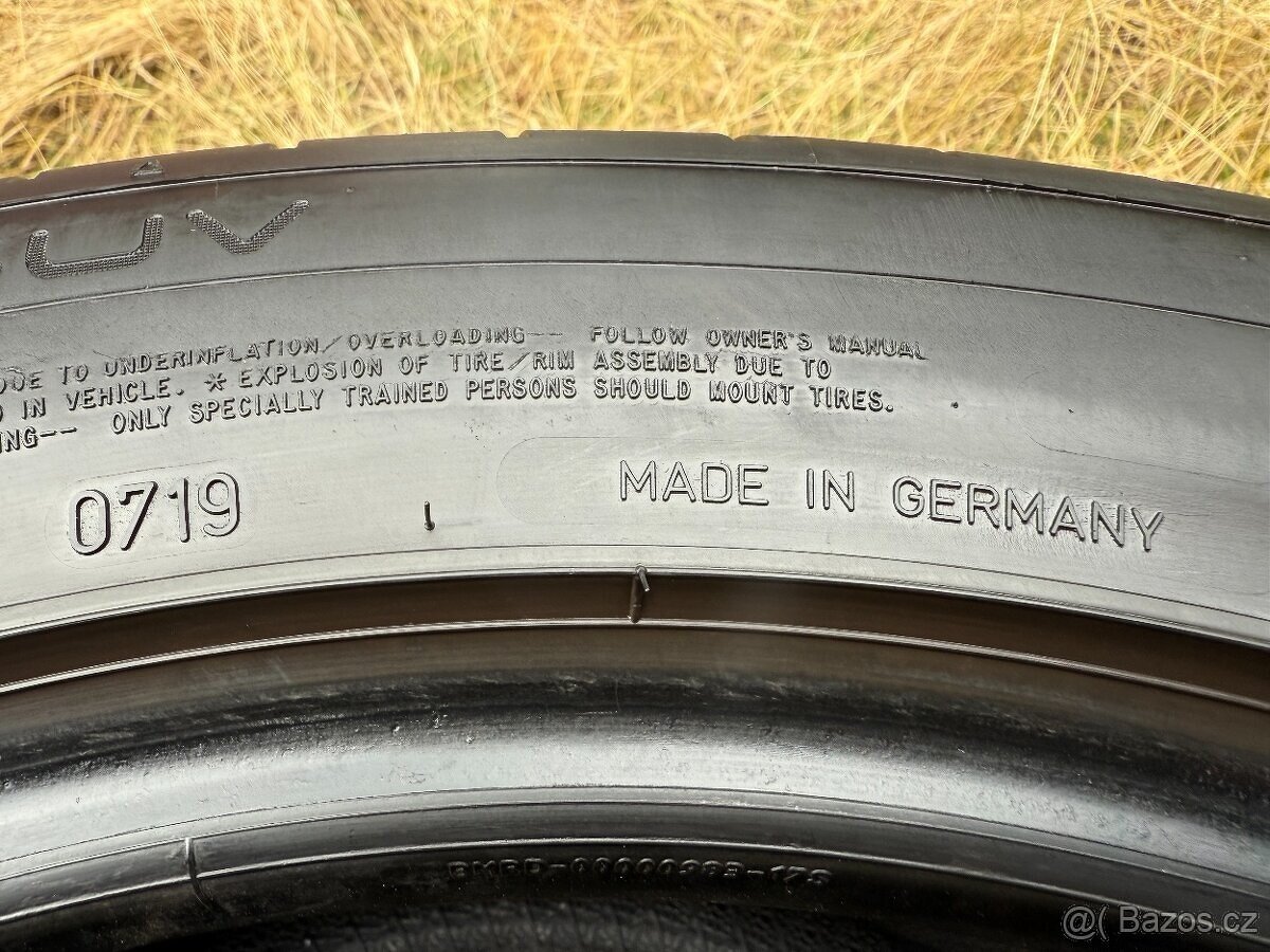 4x Letní pneu Dunlop Sport MAXX RT2 - 275/45 R19 XL - 90% - 7