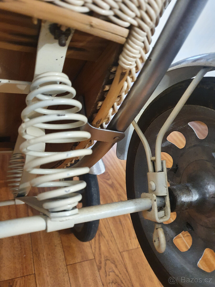 Starožitný kočárek košatina, Liberta - 7