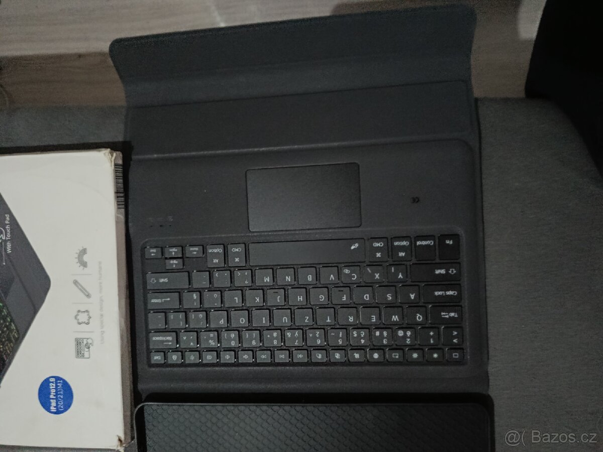 Pouzdro na tablet s klávesnicí Apple iPad Pro 12,9
5 (2) - 7