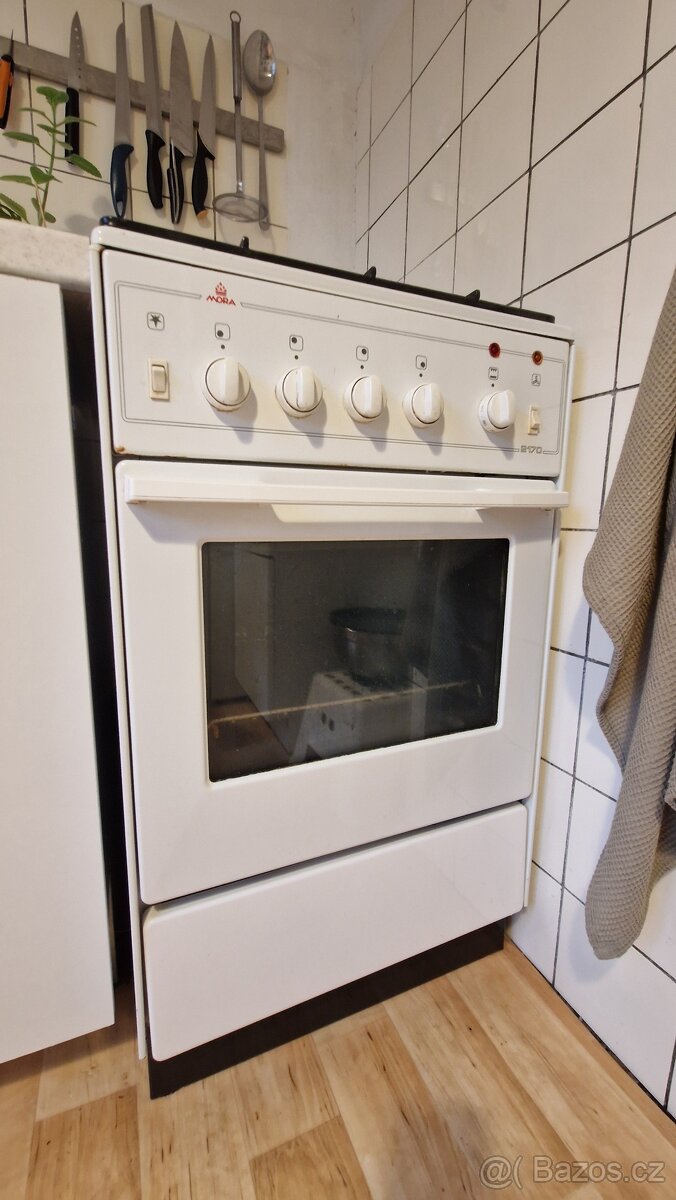 Kuchyňská linka se sporákem - 7