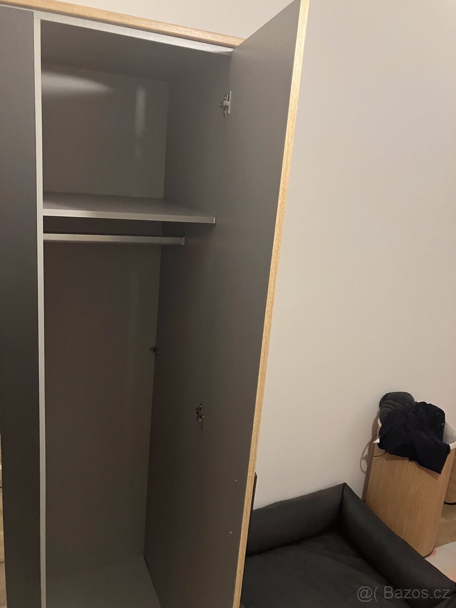 Šatní skříň - 7