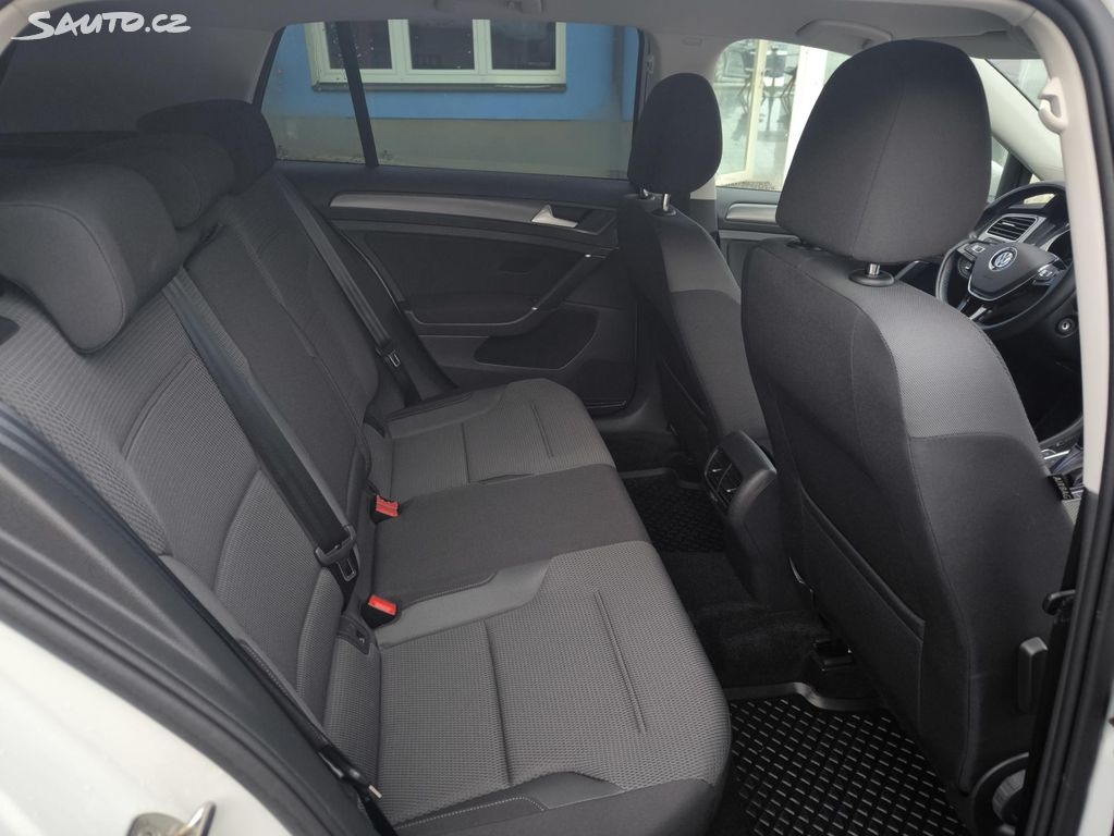 Volkswagen e-Golf - 7