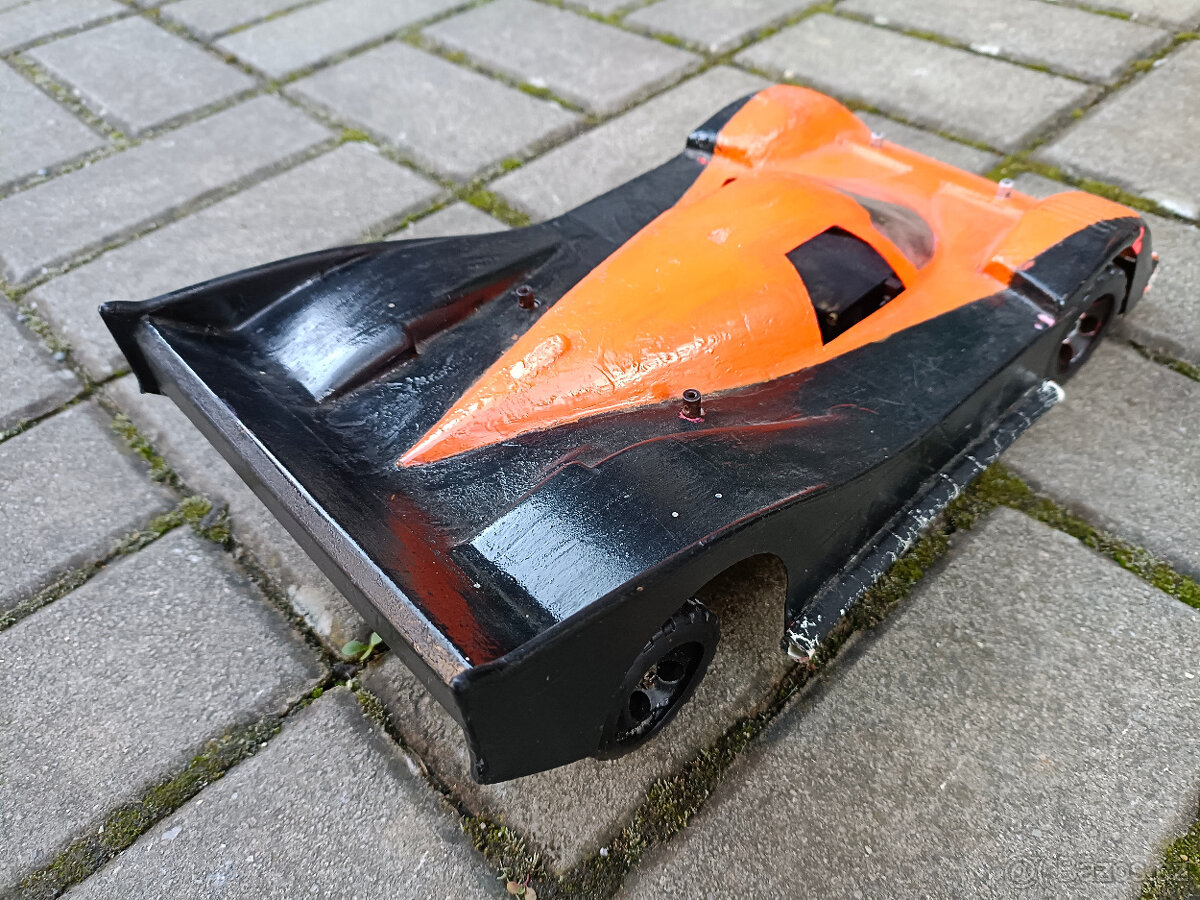Starší rc auto silniční cestovní dělané na elektro motor - 7