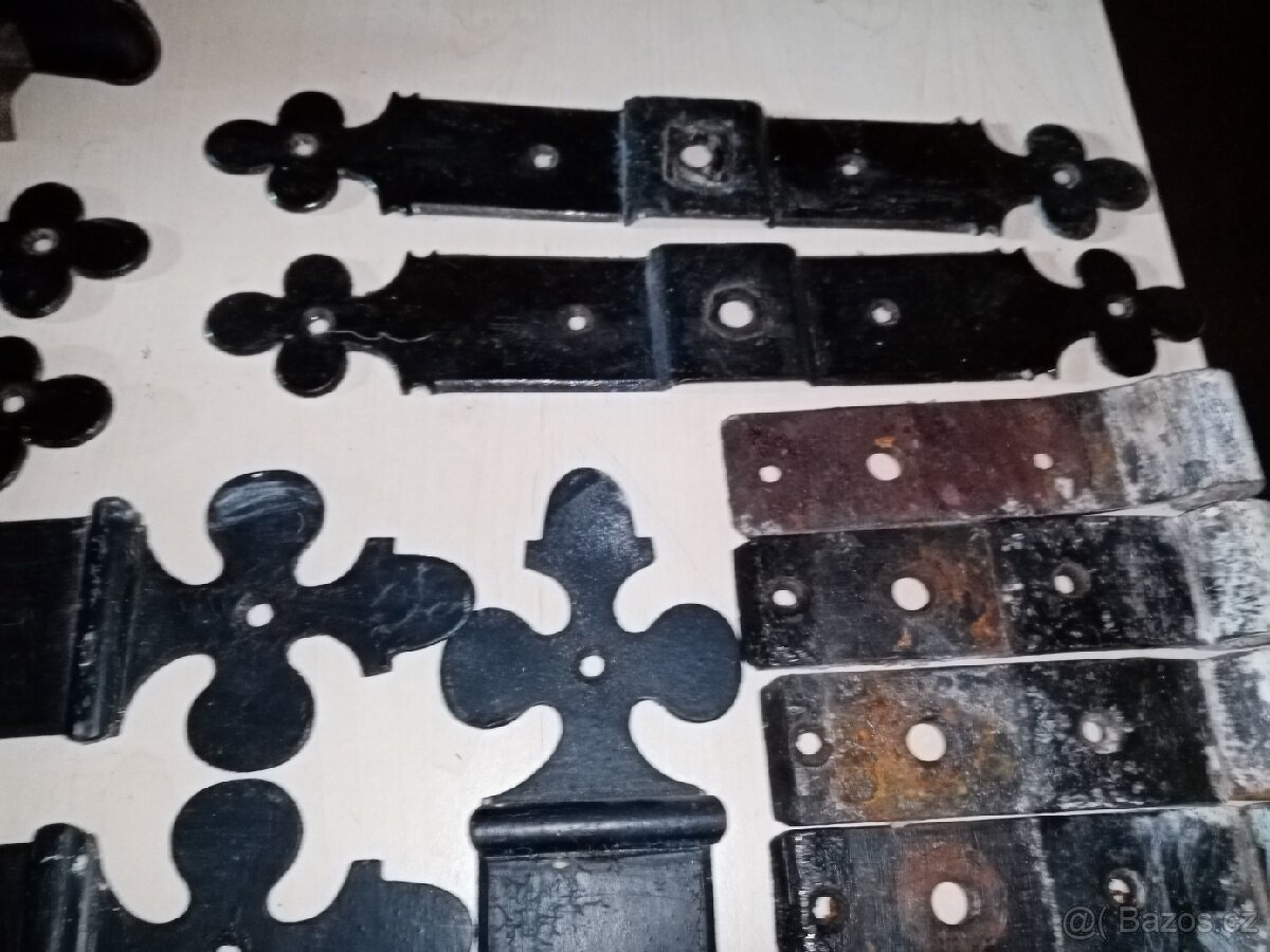 Ozdobné kování na dveře / vrata - 7