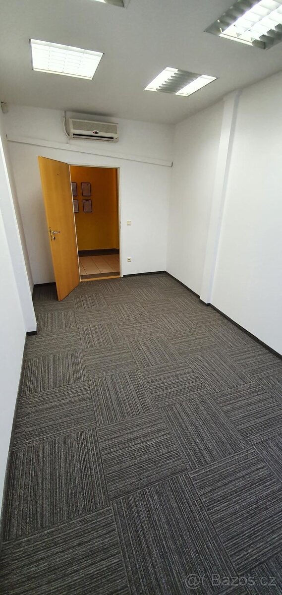 Pronájem rekonstruovaných kancelářských prostor 65 a 20m2 - 7