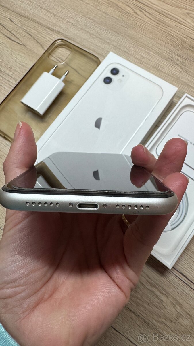 Prodám bílý iPhone 11 64GB - top stav - 7